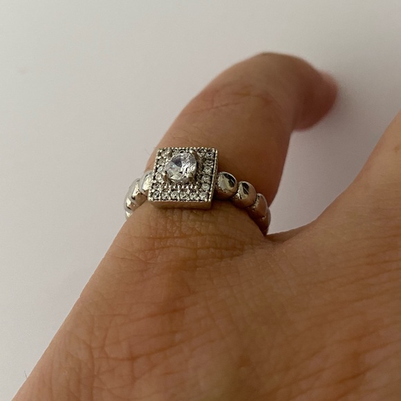 925 Sterling silver size adjustable cz square ring - Picture 2 of 6
